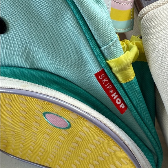 Skip Hop Unicorn Backpack with Yellow and Pink Accents kids bag storage play - Picture 3 of 5
